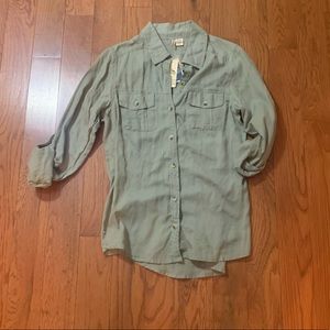 Lightweight button down